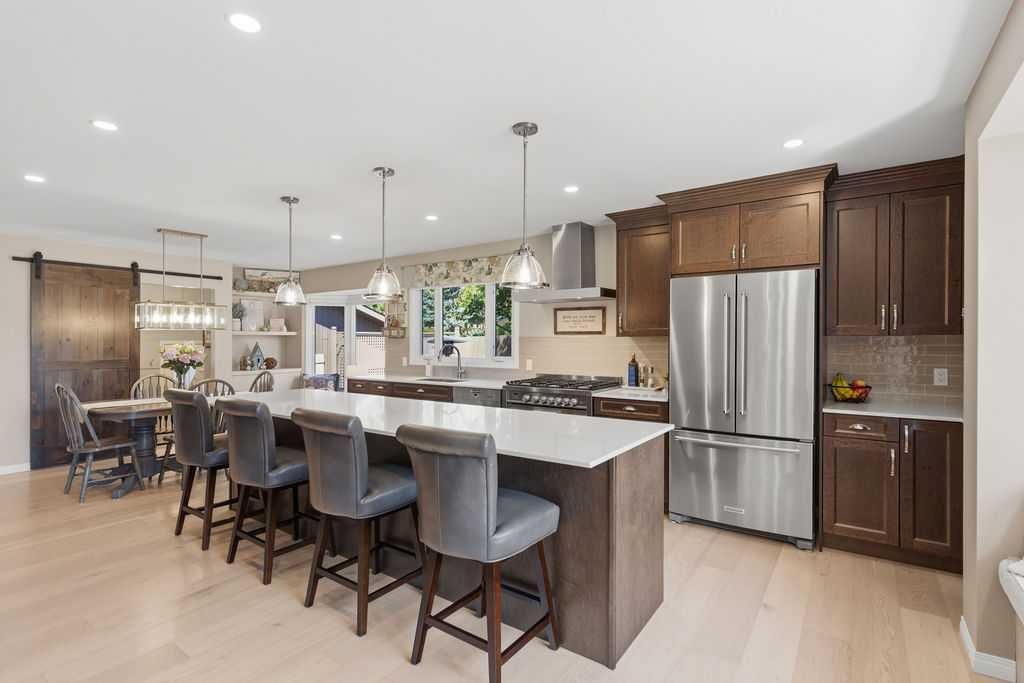 428 Parkridge Rise SE, Calgary — photo 4 of 49
