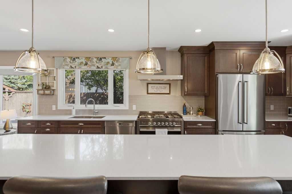 428 Parkridge Rise SE, Calgary — photo 5 of 49