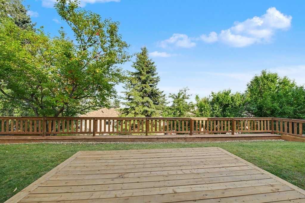 2852 Signal Hill Drive SW, Calgary — photo 5 of 47