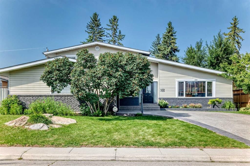 1220 73 Avenue SW, Calgary — photo 3 of 50