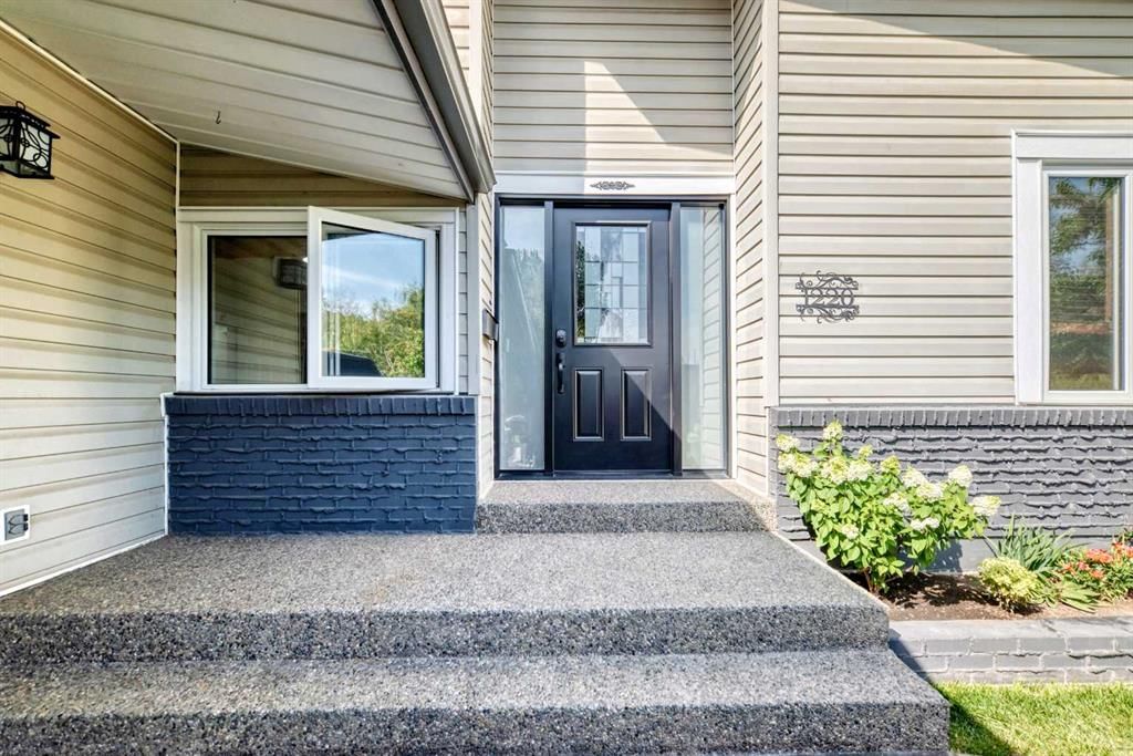 1220 73 Avenue SW, Calgary — photo 4 of 50