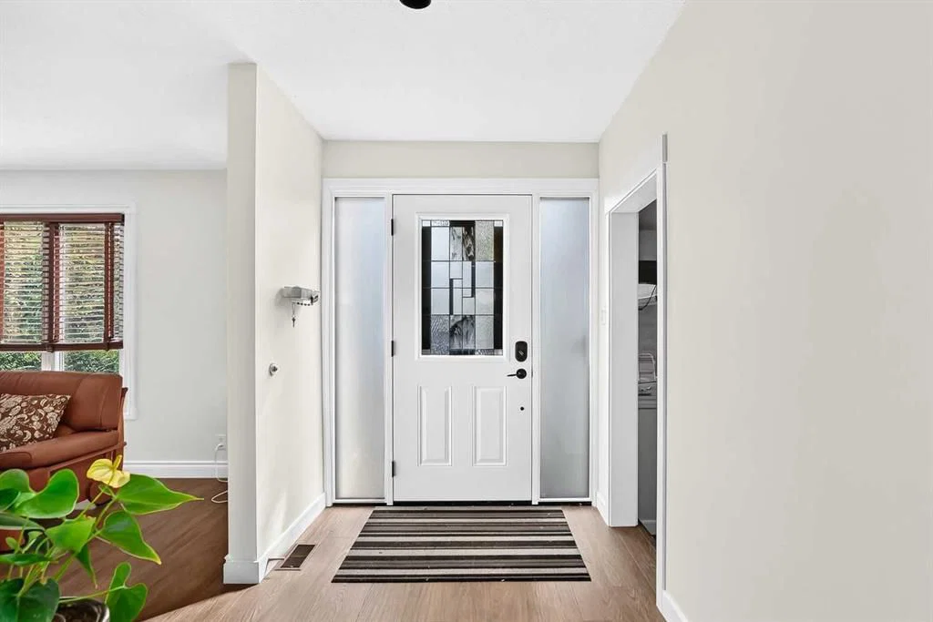 1220 73 Avenue SW, Calgary — photo 5 of 50