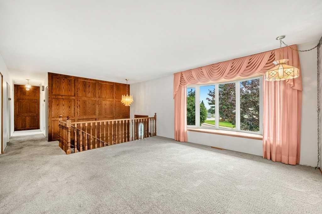 4515 Norquay Drive NW, Calgary — photo 3 of 50