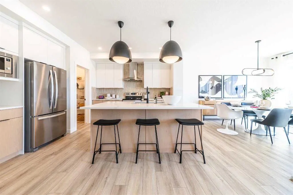 381 Sora Park SE, Calgary — photo 2 of 10