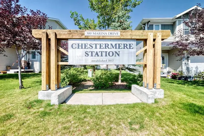 196, 300 Marina Drive, Chestermere — main listing photo