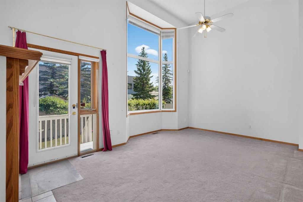 52 Glenbrook Villas SW, Calgary — photo 5 of 37