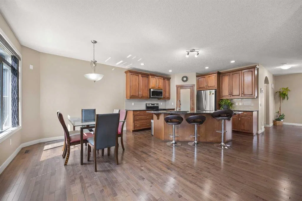 162 Sherwood Hill NW, Calgary — photo 2 of 46