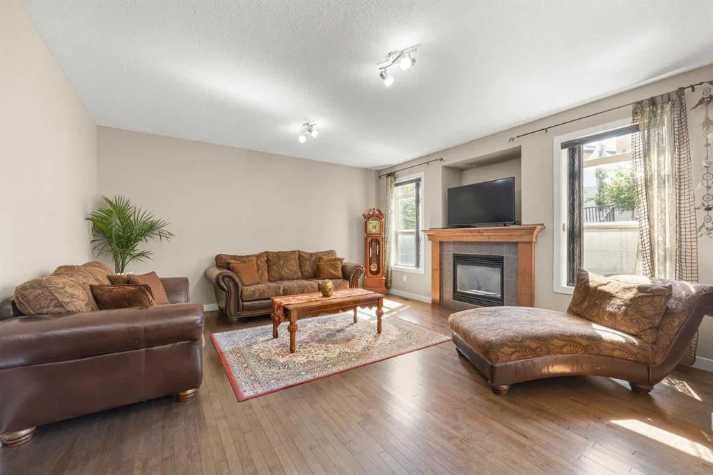 162 Sherwood Hill NW, Calgary — photo 3 of 46