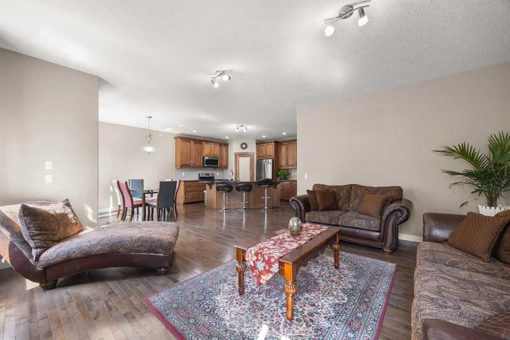 162 Sherwood Hill NW, Calgary — photo 5 of 46