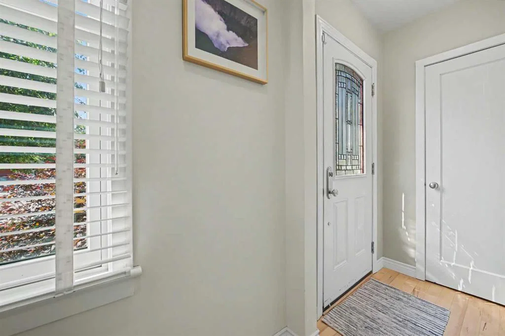 434 19 Street NW, Calgary — photo 3 of 28