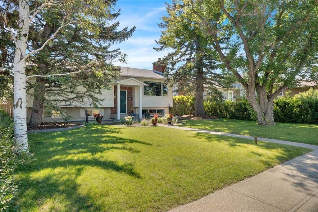 228 Nottingham Road NW, Calgary — photo 2 of 50
