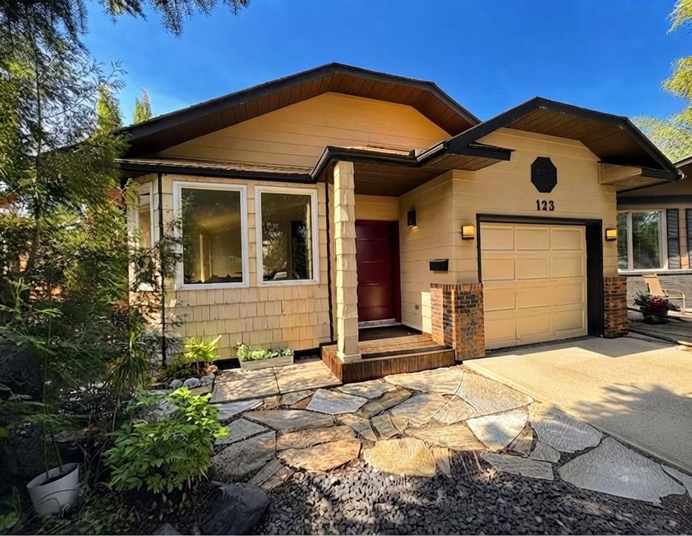 123 SUNMILLS Place SE, Calgary — photo 2 of 30