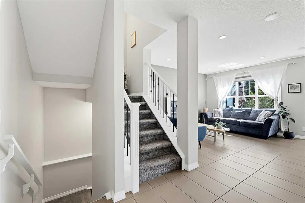 71 Chaparral Valley Way SE, Calgary — photo 4 of 48