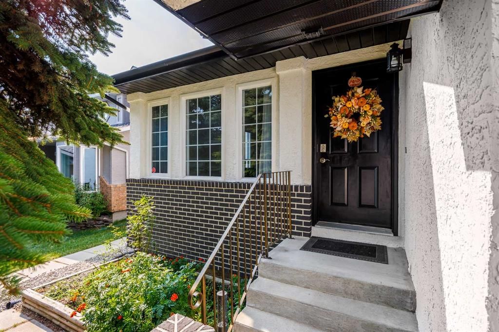 52 Shawnee Way SW, Calgary — photo 4 of 45