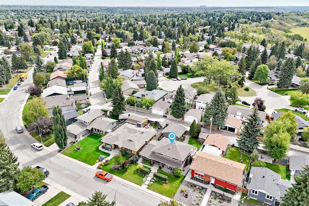 819 Parkwood Drive SE, Calgary — photo 4 of 46