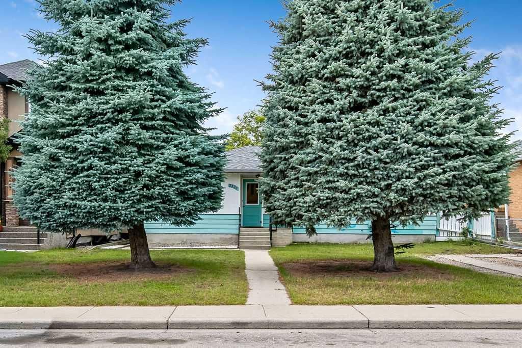 3335 38 Street SW, Calgary — main listing photo