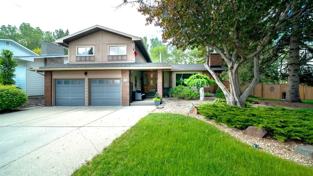 152 Mapleburn Drive SE, Calgary — photo 2 of 50