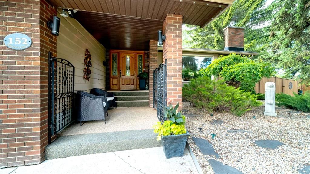 152 Mapleburn Drive SE, Calgary — photo 4 of 50