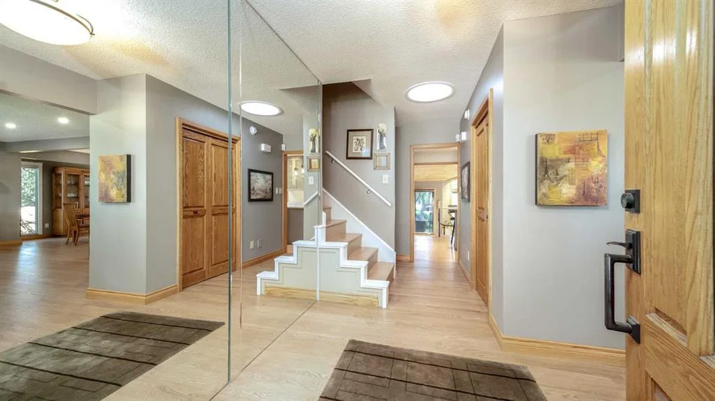 152 Mapleburn Drive SE, Calgary — photo 5 of 50