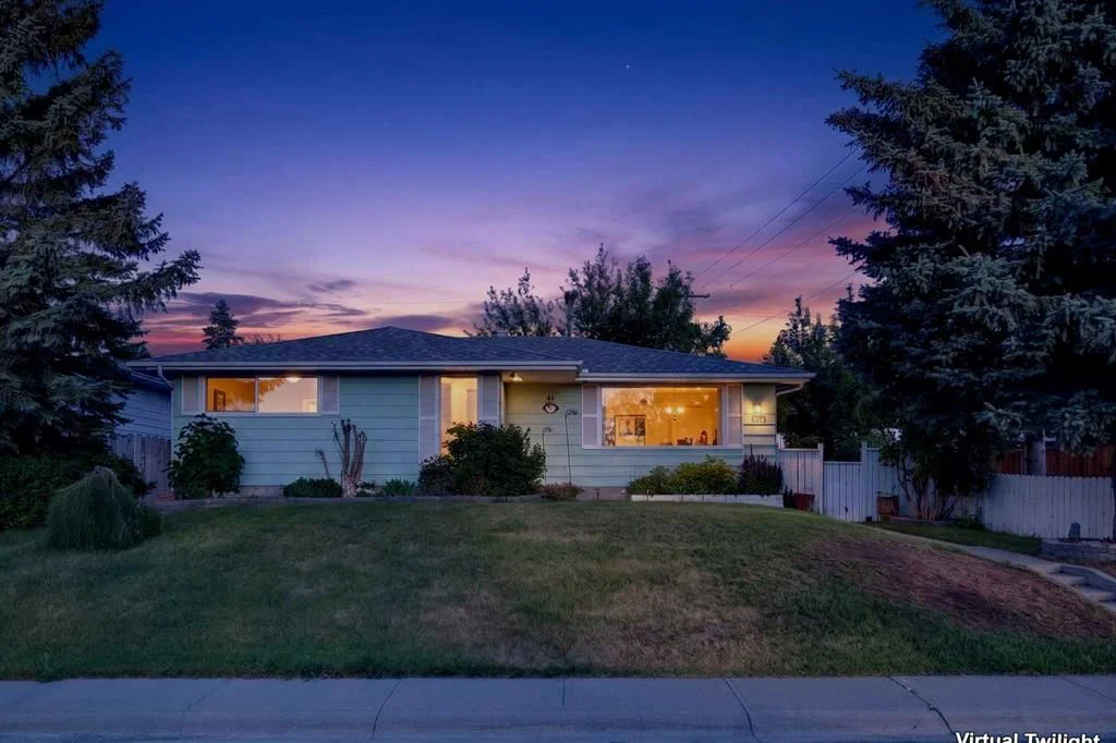 7035 Huntercrest Road NW, Calgary — photo 3 of 43