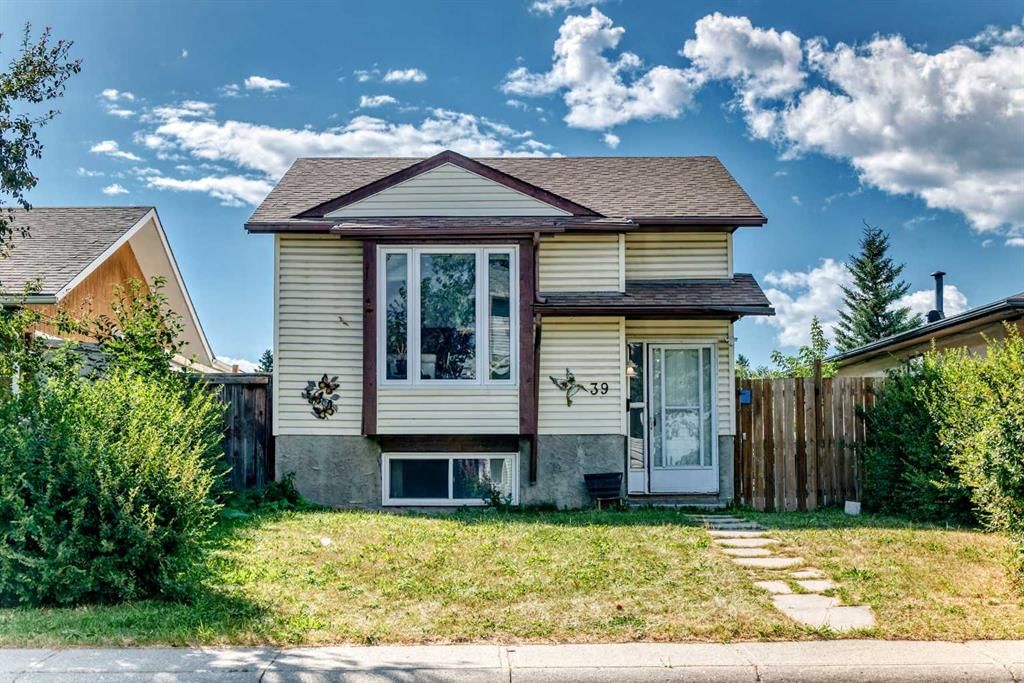 39 Aberdare Way NE, Calgary — main listing photo