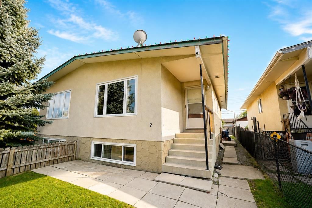 7 Dovercliffe Way SE, Calgary — photo 2 of 32