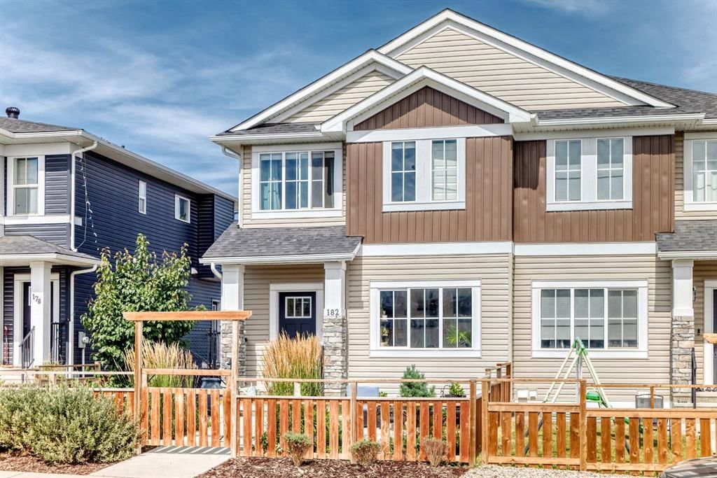 182 River Heights Drive, Cochrane — photo 2 of 42