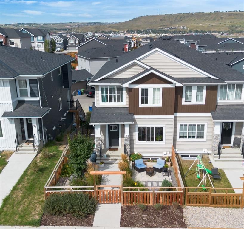 182 River Heights Drive, Cochrane — photo 4 of 42