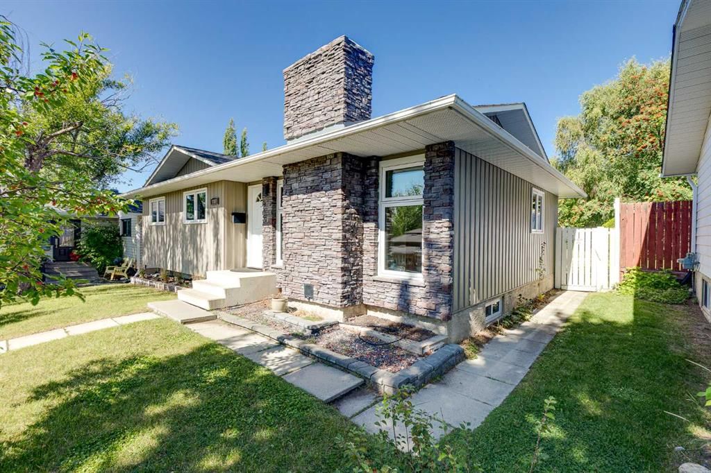 1307 56 Avenue NW, Calgary — photo 3 of 42