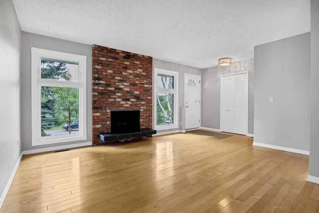 1307 56 Avenue NW, Calgary — photo 4 of 42