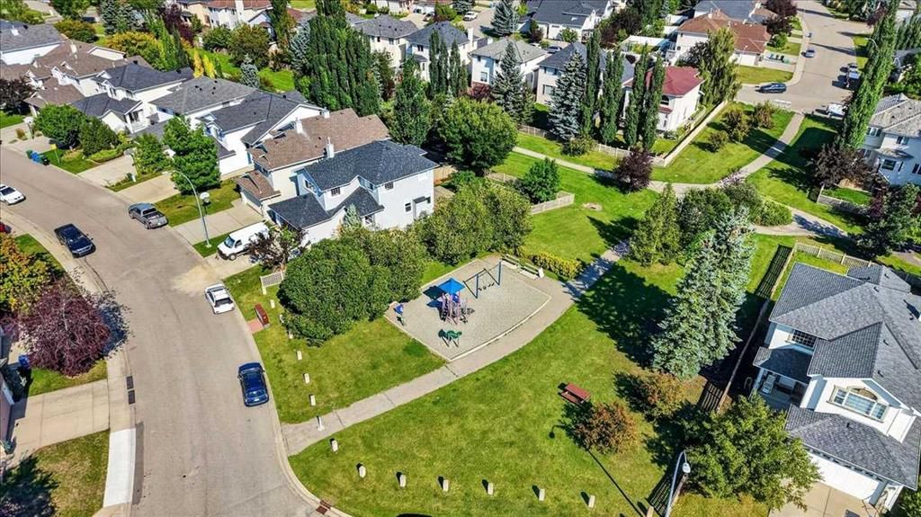 30 Sierra Nevada Way SW, Calgary — photo 3 of 37