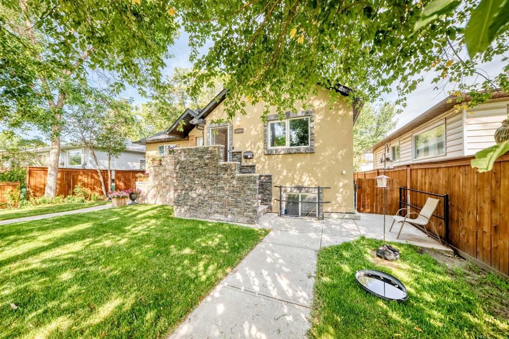 7616 23 Street SE, Calgary — photo 2 of 20