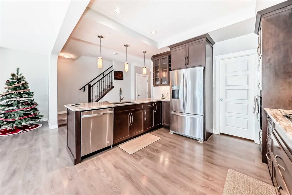 144 Nolancrest Circle NW, Calgary — photo 3 of 46