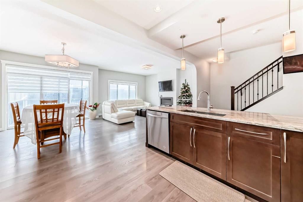 144 Nolancrest Circle NW, Calgary — photo 5 of 46