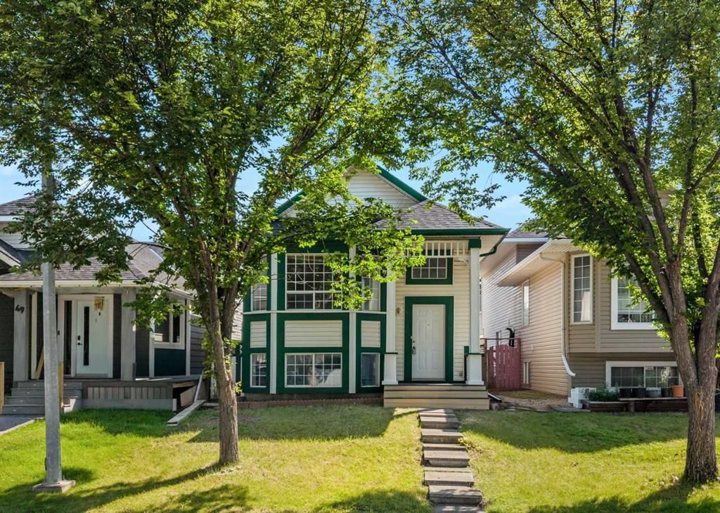 45 Martinridge Crescent NE, Calgary — main listing photo