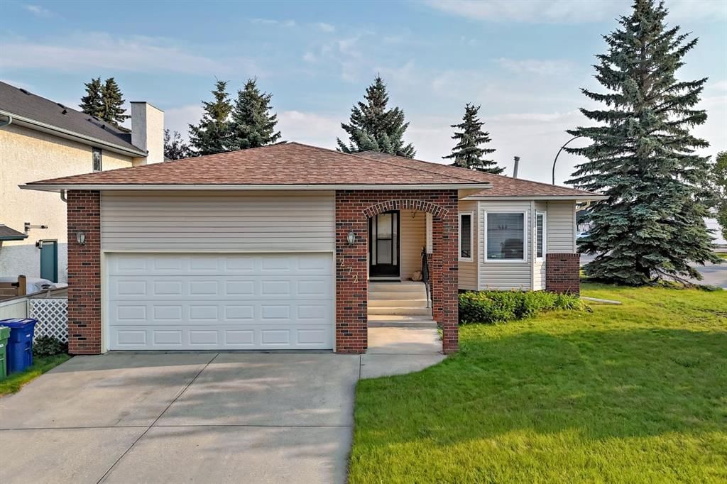 272 Woodside Road NW, Calgary — detached for sale