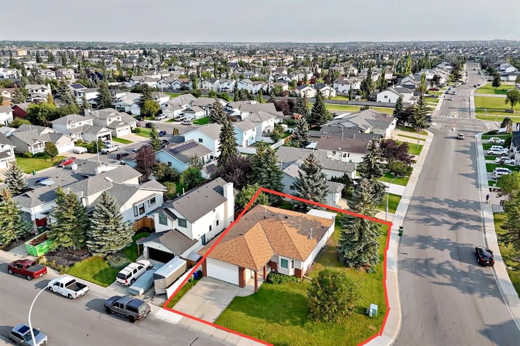 272 Woodside Road NW, Airdrie — photo 3 of 49