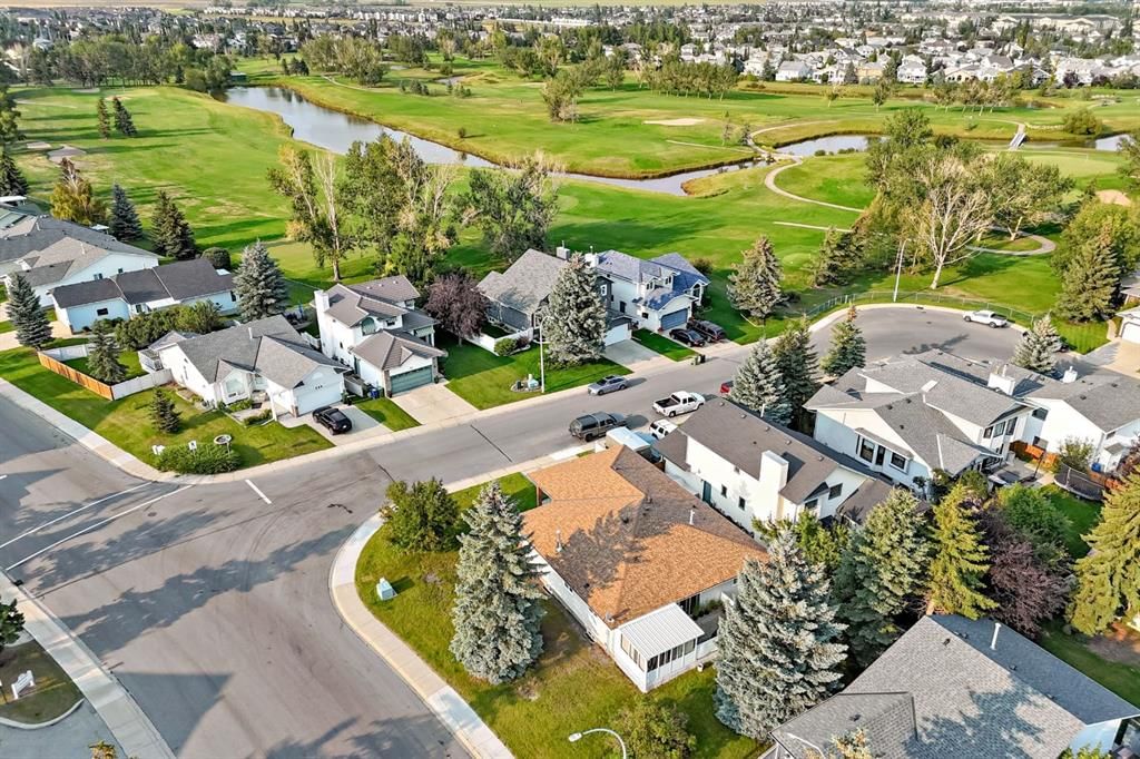 272 Woodside Road NW, Airdrie — photo 4 of 49