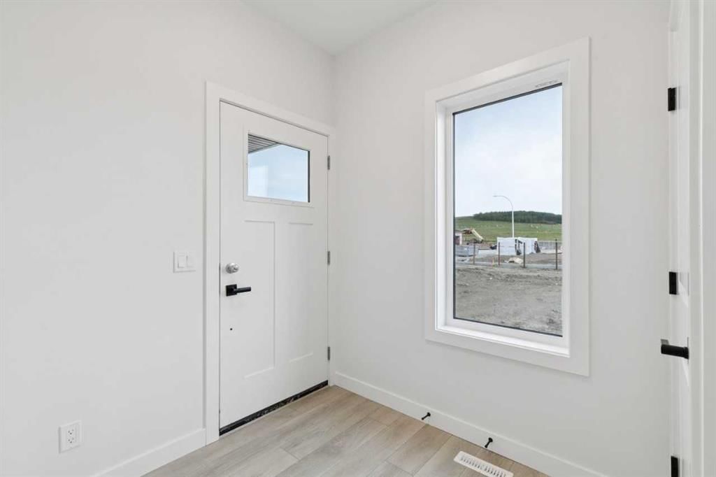 139 Fireside Close, Cochrane — photo 4 of 39