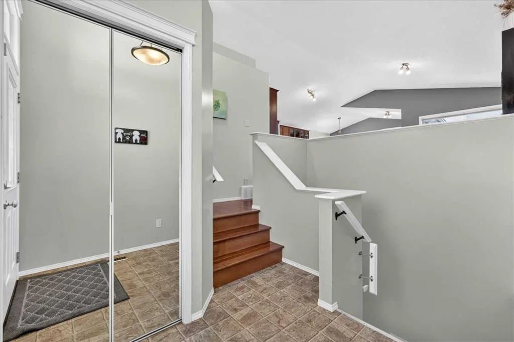 23 Copperfield Rise SE, Calgary — photo 4 of 50