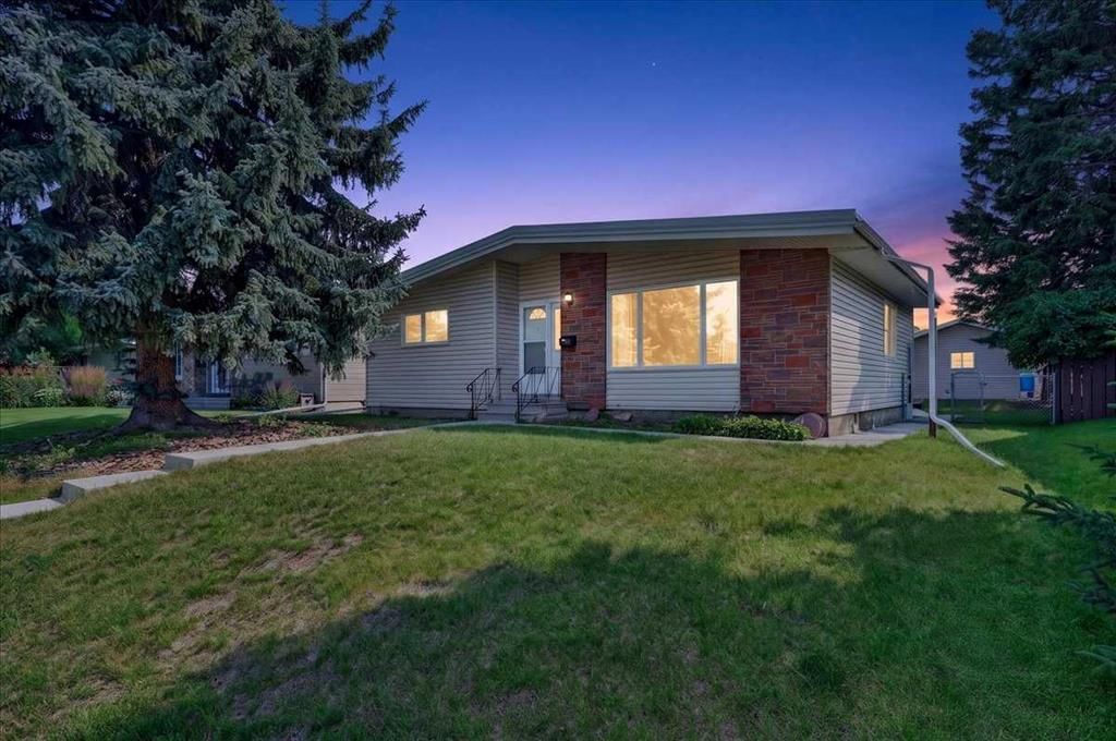 5048 Vanstone Crescent NW, Calgary — main listing photo