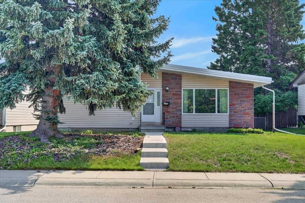 5048 Vanstone Crescent NW, Calgary — photo 2 of 37