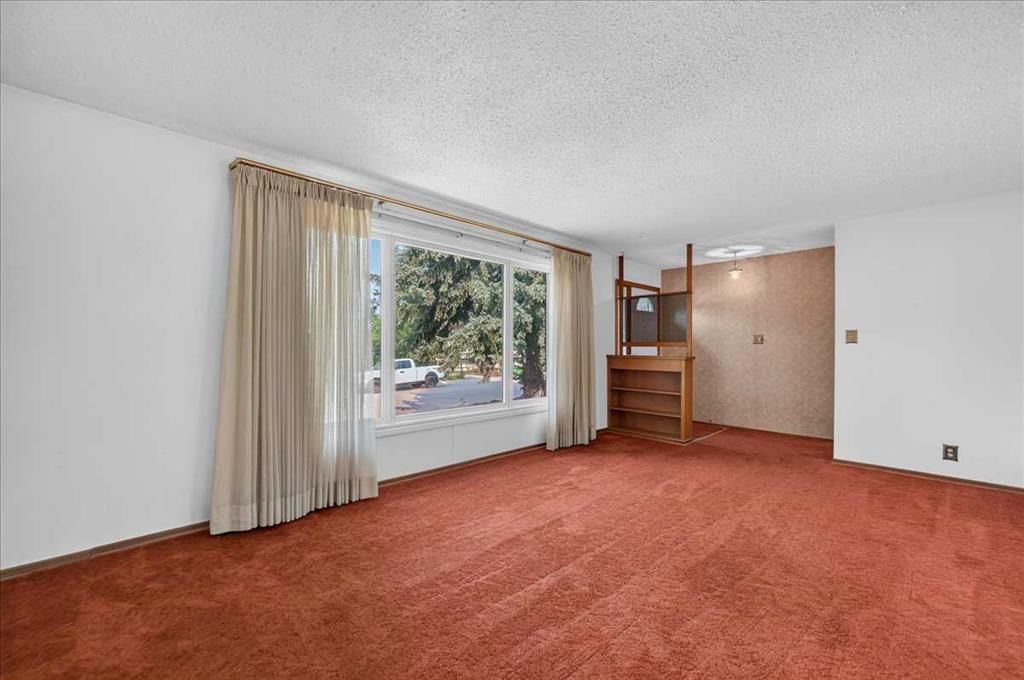 5048 Vanstone Crescent NW, Calgary — photo 5 of 37