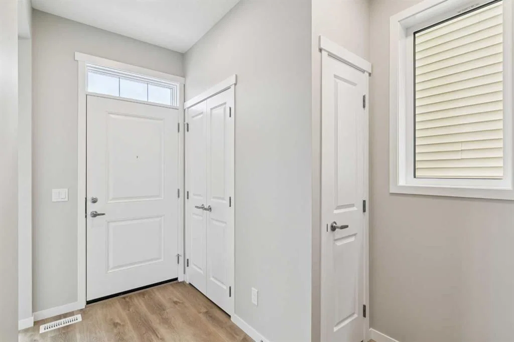 413 Hotchkiss Drive SE, Calgary — photo 3 of 36