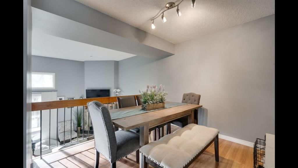 164 Glamis Terrace SW, Calgary — photo 5 of 26
