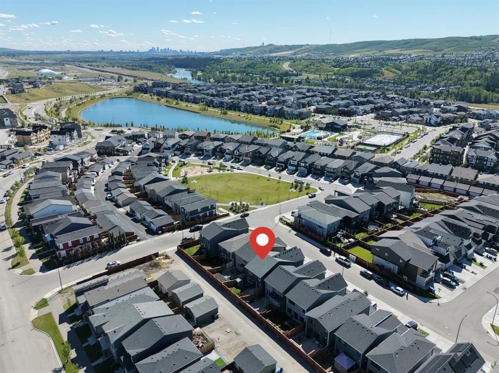 147 Royston Rise NW, Calgary — main listing photo
