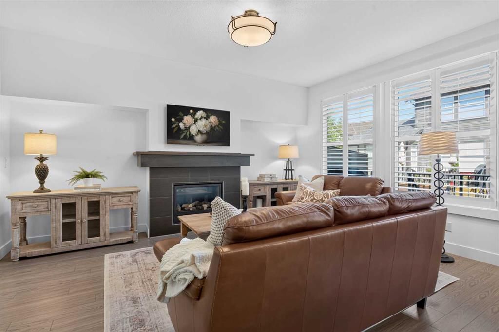 202, 110 Coopers Common SW, Airdrie — photo 4 of 35