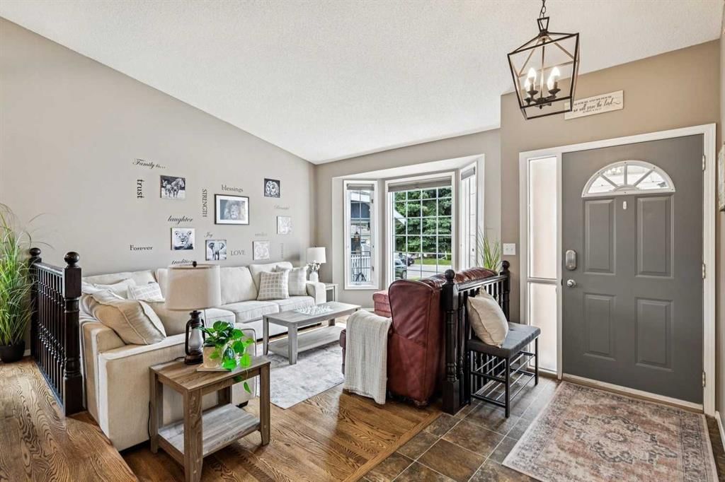 190 Mt Robson Close SE, Calgary — photo 2 of 50