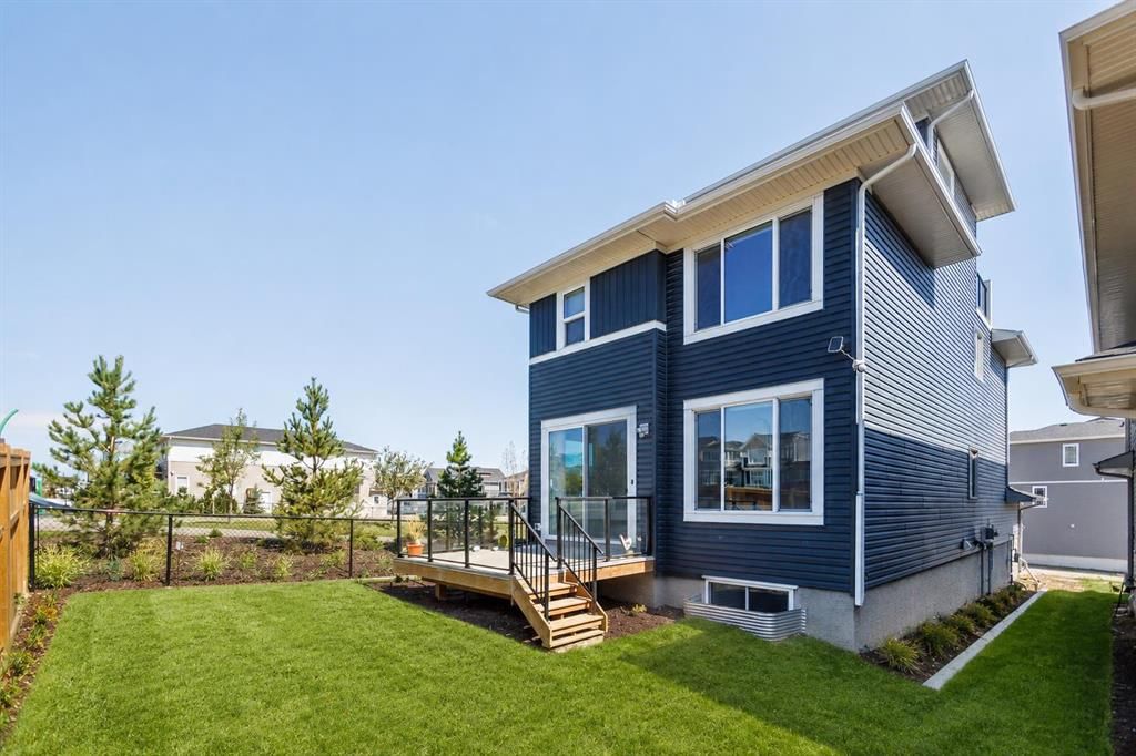 47 Amblefield Grove NW, Calgary — photo 4 of 25