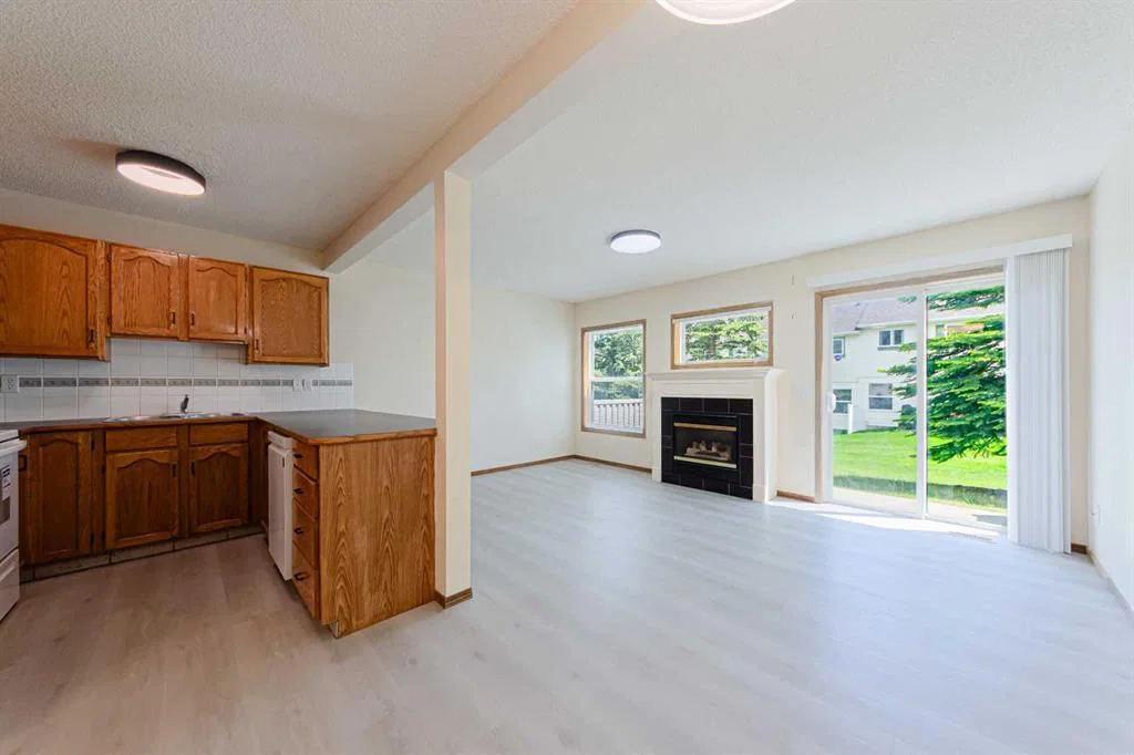 88 Country Hills Villas NW, Calgary — photo 4 of 30